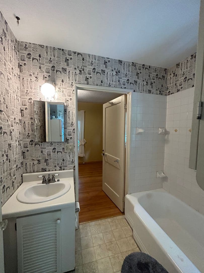 West Lafayette House: 212 Oak Lane