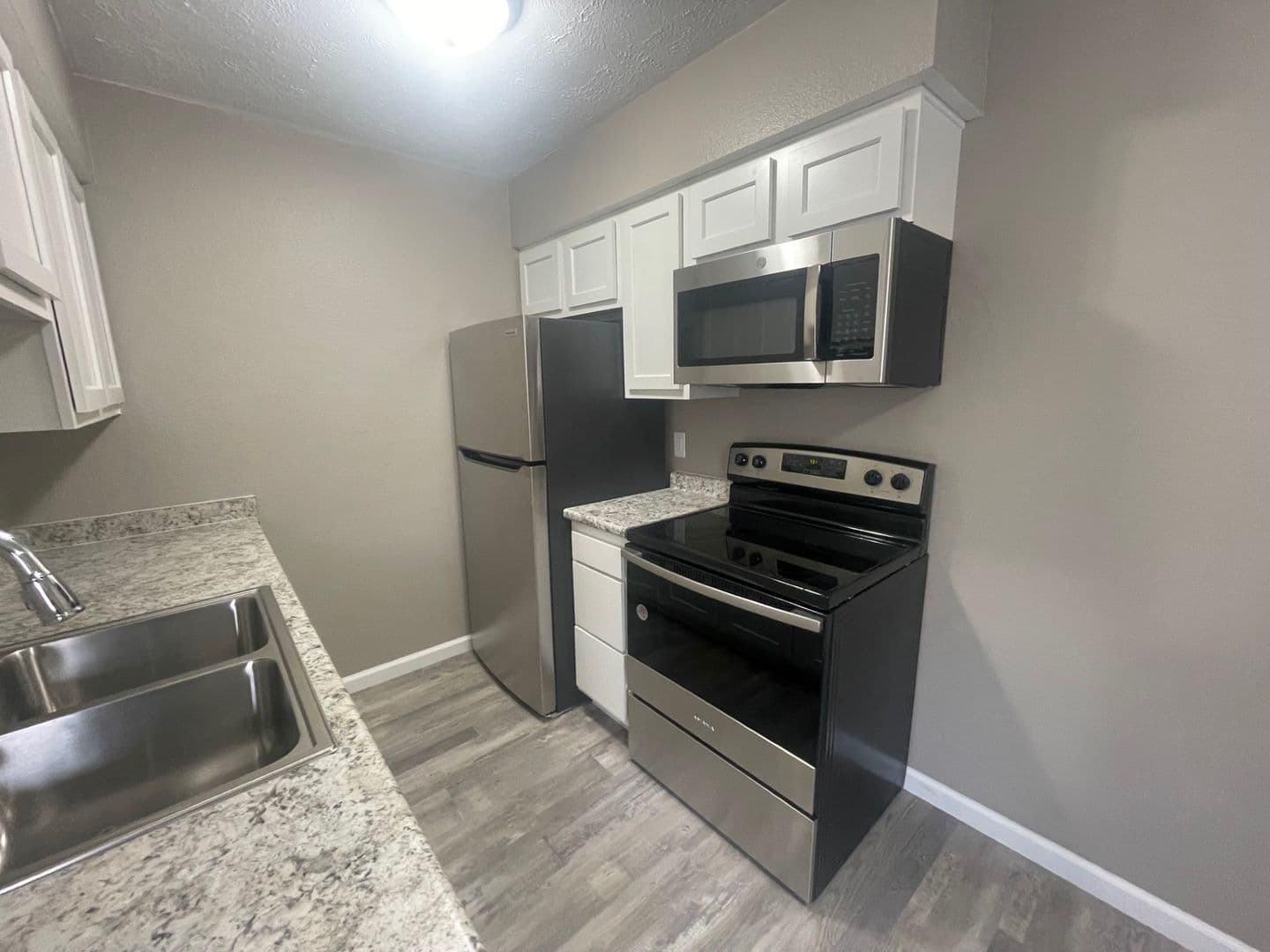 Peru Apartment: 700 Bobtail Court
