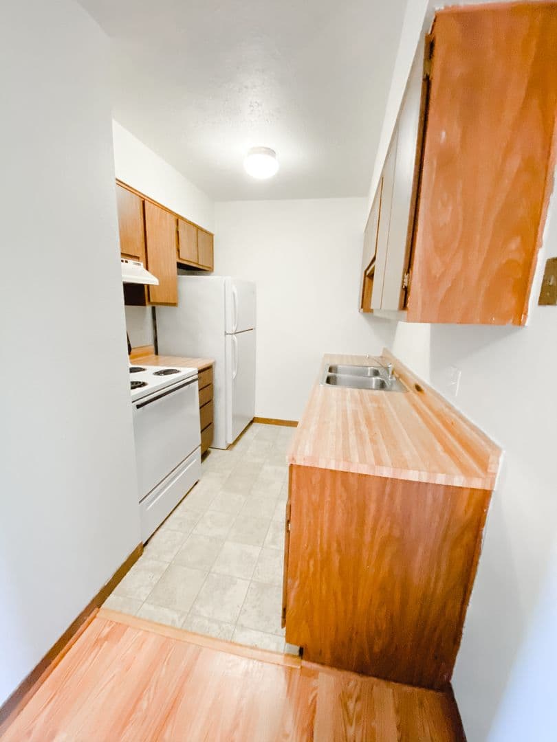 Fowler Apartment: 805-811 E 10th Street