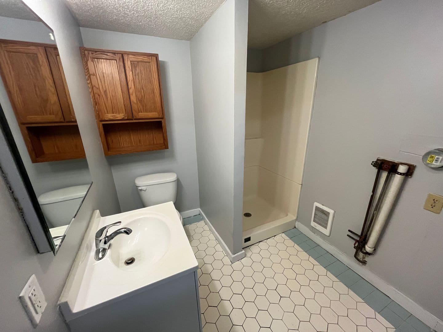 Lafayette Apartment: 710 - 712 North 18th Street