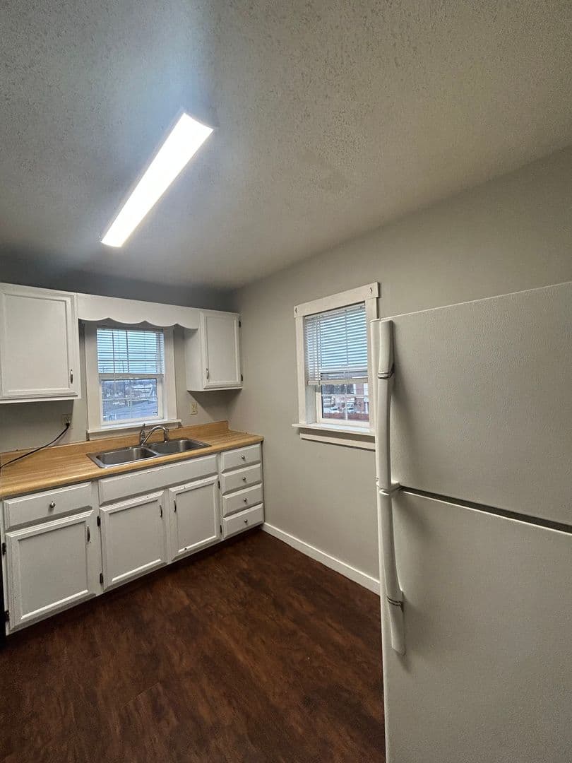 Lafayette Apartment: 710 - 712 North 18th Street