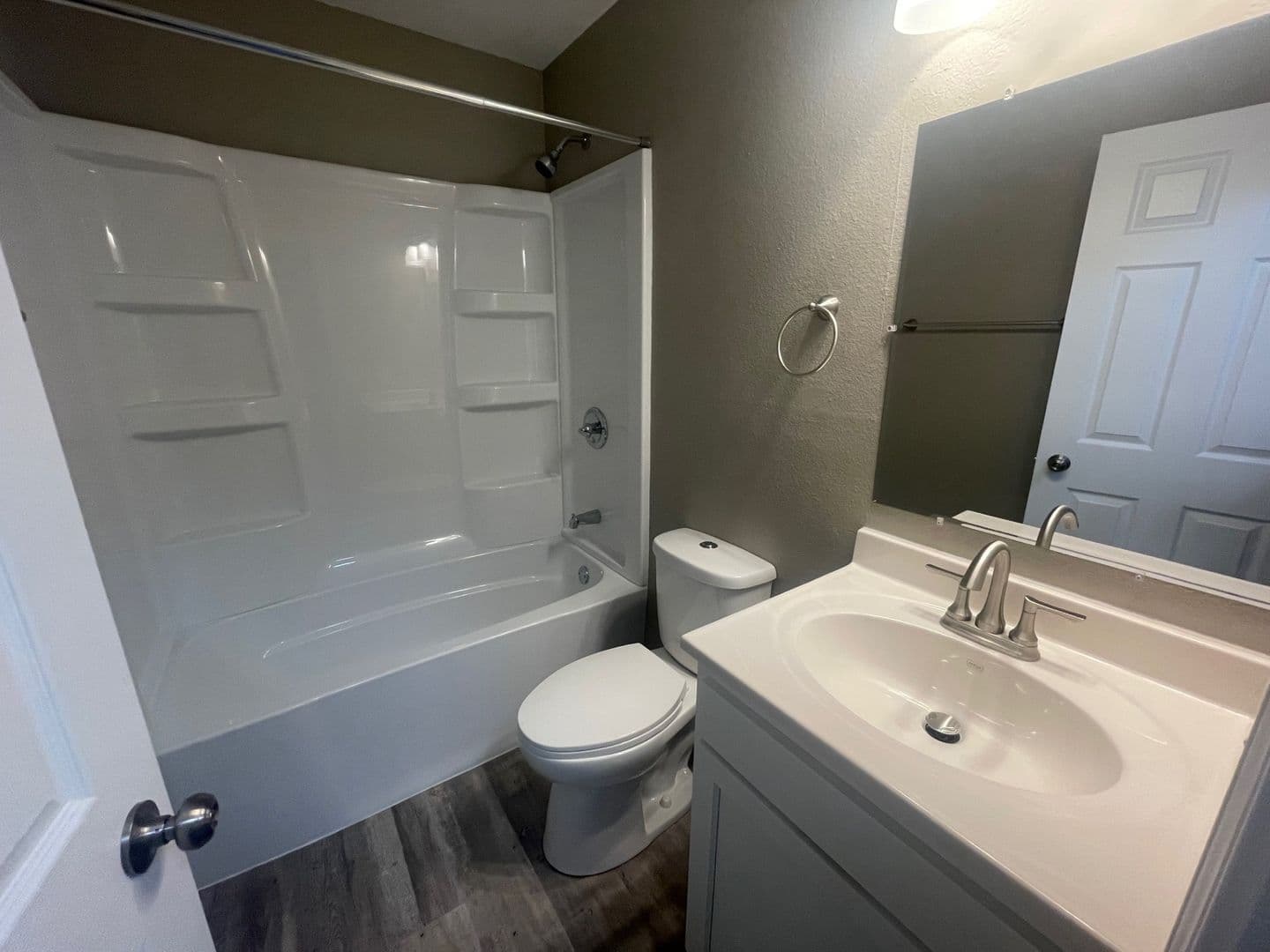 Peru Apartment: 700 Bobtail Court