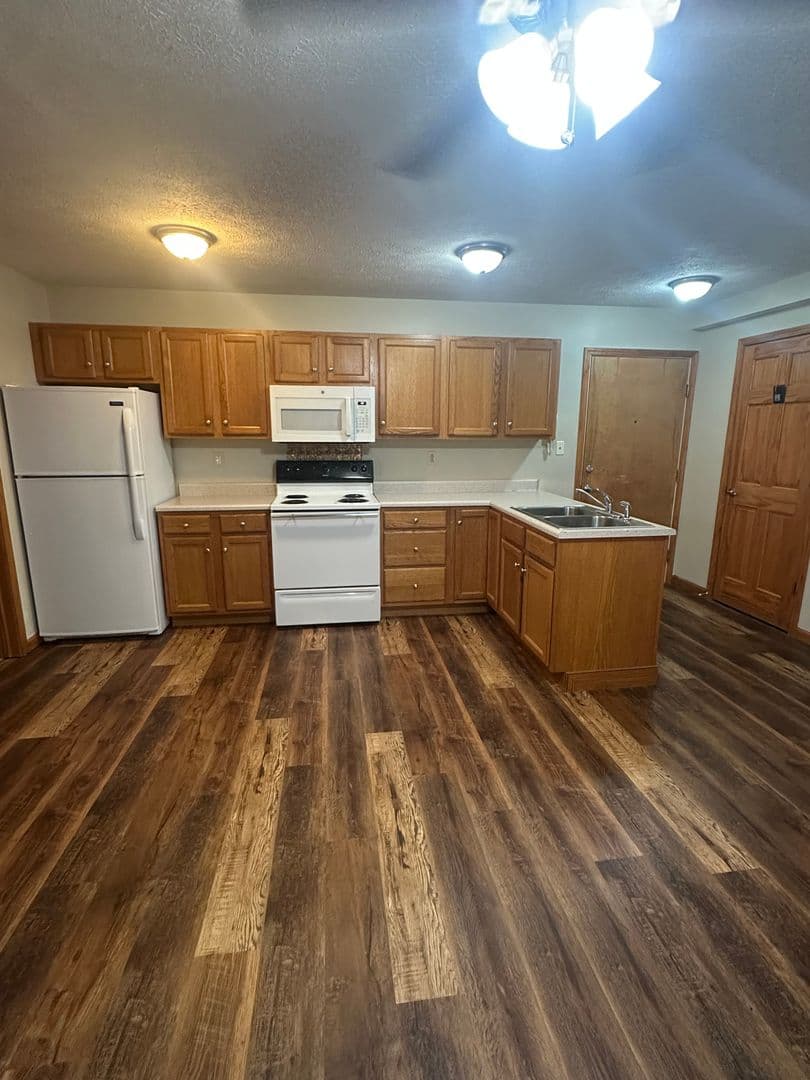 Veedersburg Apartment: 200 W 2nd St