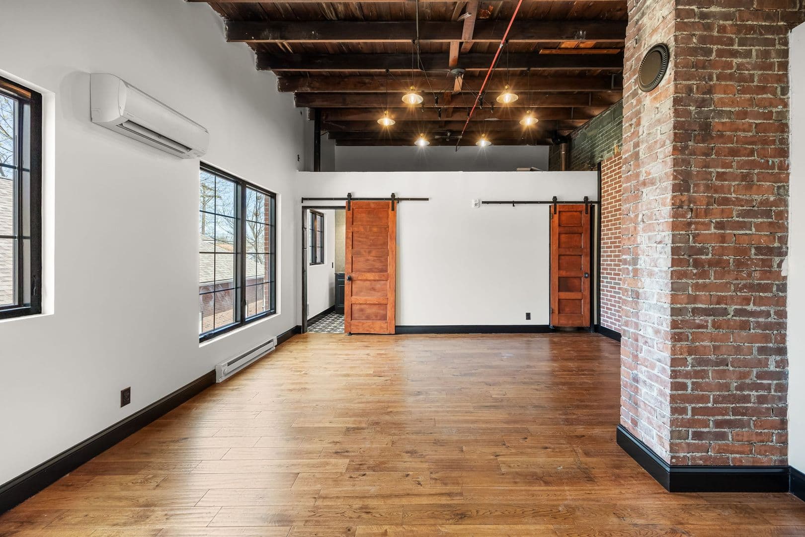 Lafayette Apartment: 400 N 9th Street