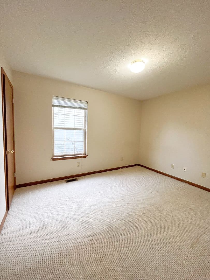 Lafayette House: 3520 Thornhill Circle E