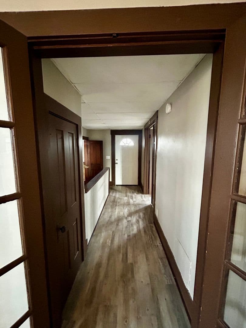 Peru Apartment: 283 W Main Street