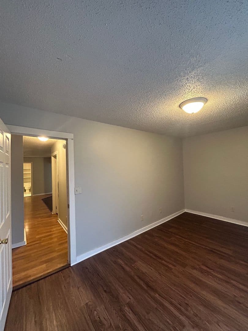 Lafayette Apartment: 710 - 712 North 18th Street