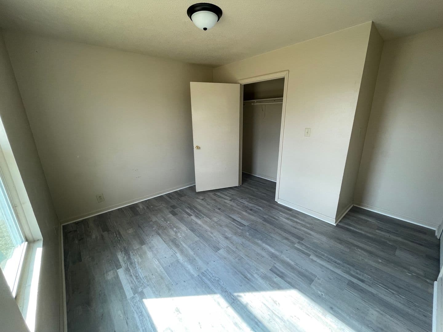 Veedersburg Apartment: 209 Liberty St