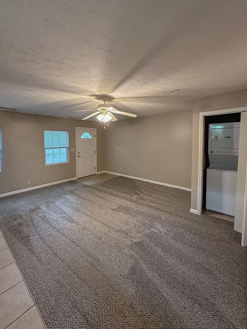 Lafayette Apartment: 1218 Columbia St