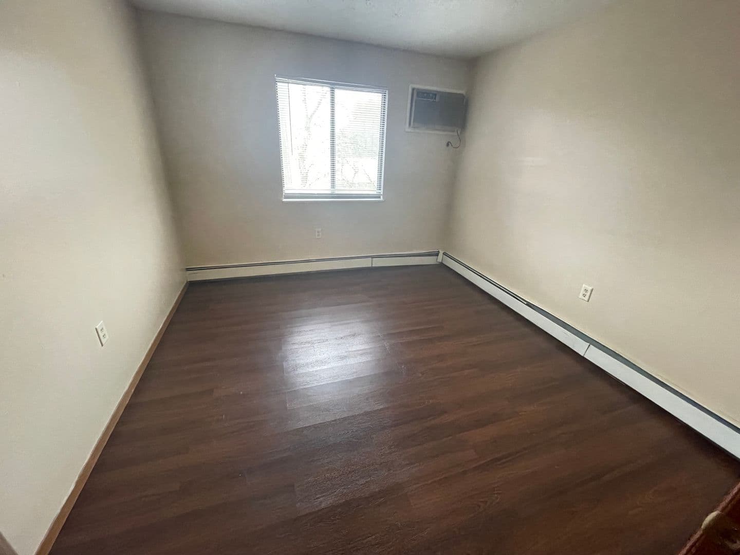 Boswell Apartment: 308 S Dana Street