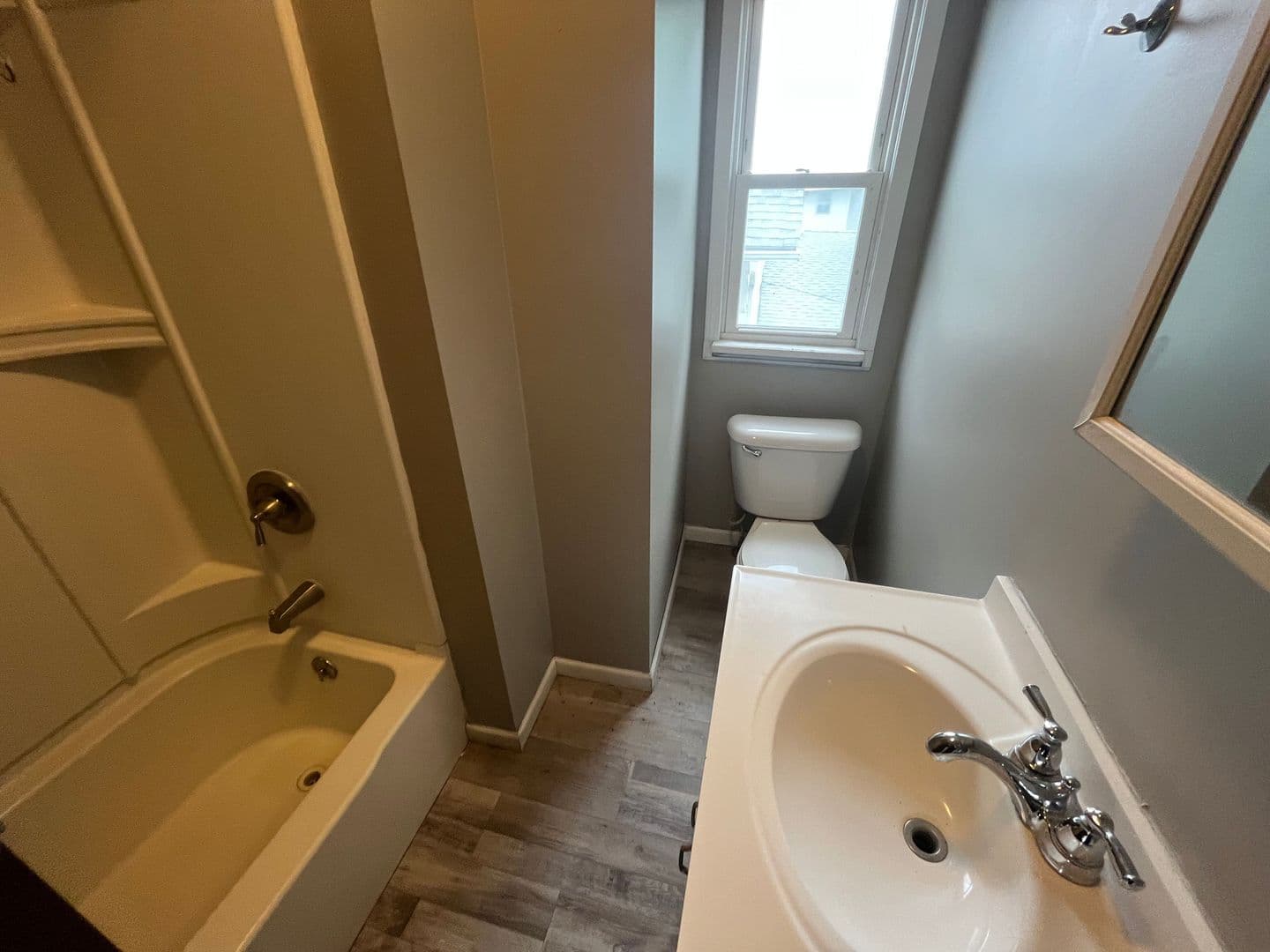 Peru Apartment: 283 W Main Street