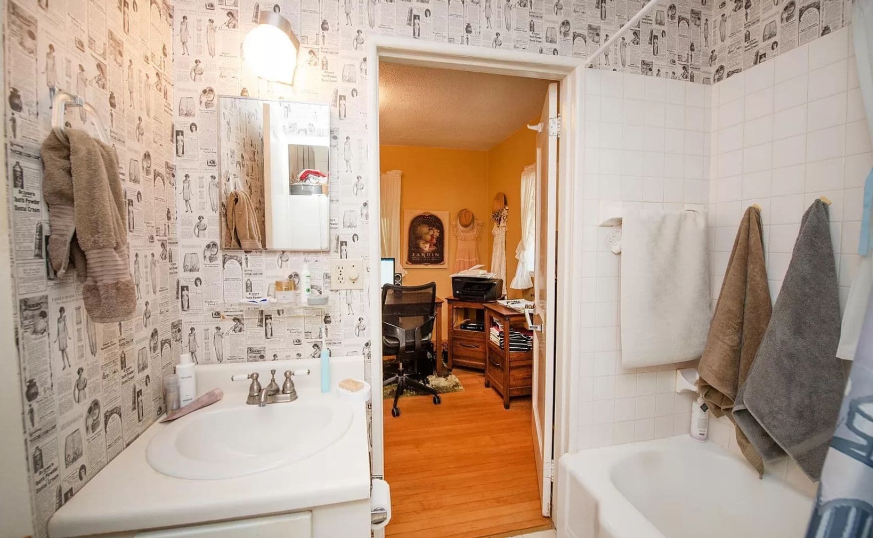 West Lafayette House: 212 Oak Lane