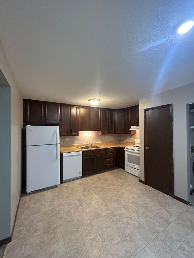 Lafayette Apartment: 60 Ironwood Court