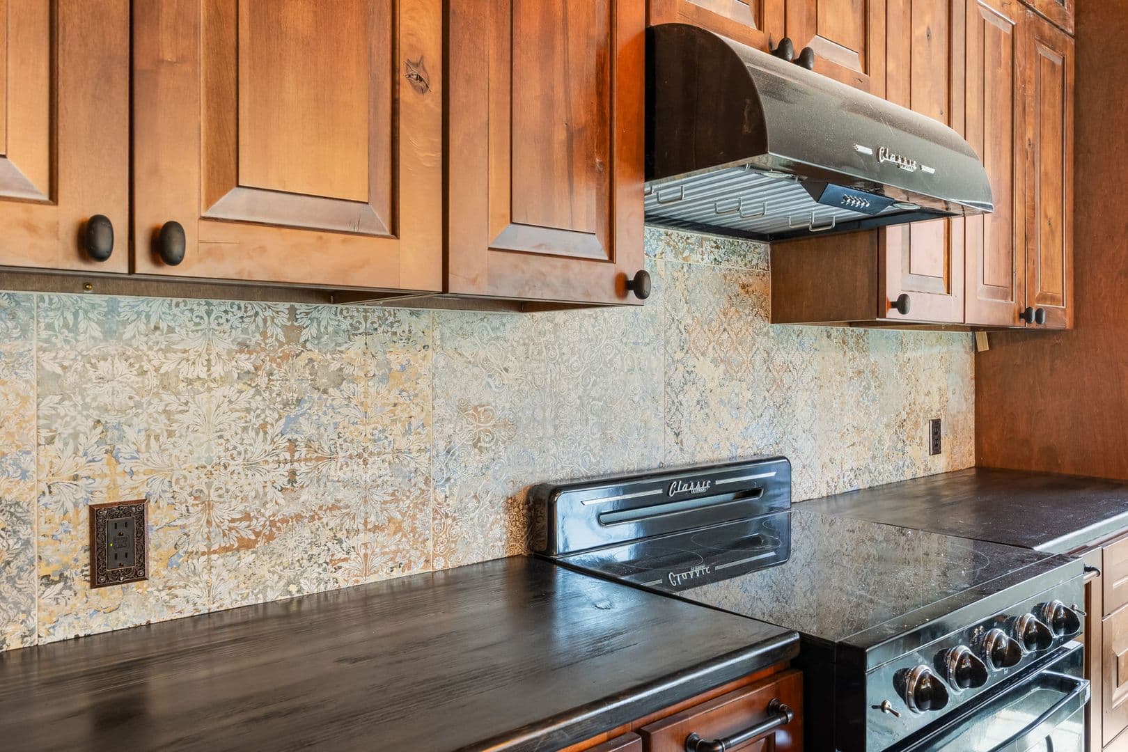 Lafayette Apartment: 400 N 9th Street