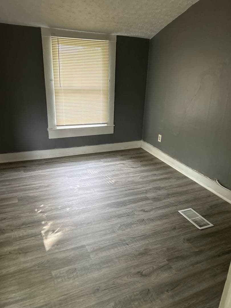 Crawfordsville Apartment: 618 E Pike St