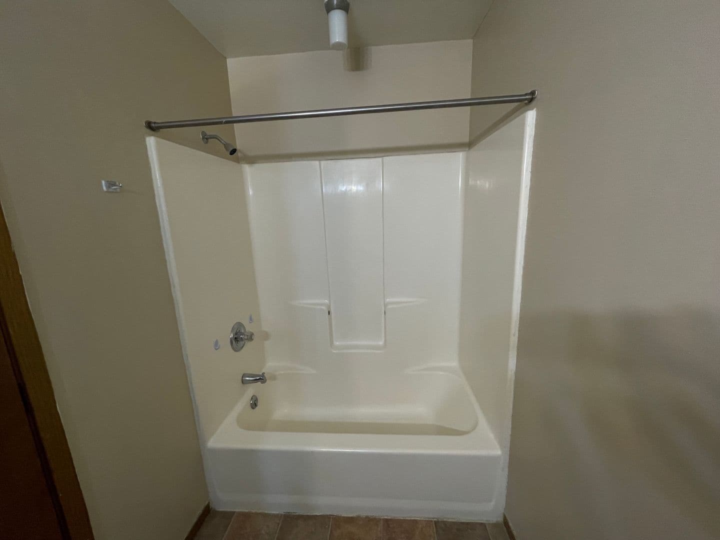Boswell Apartment: 308 S Dana Street