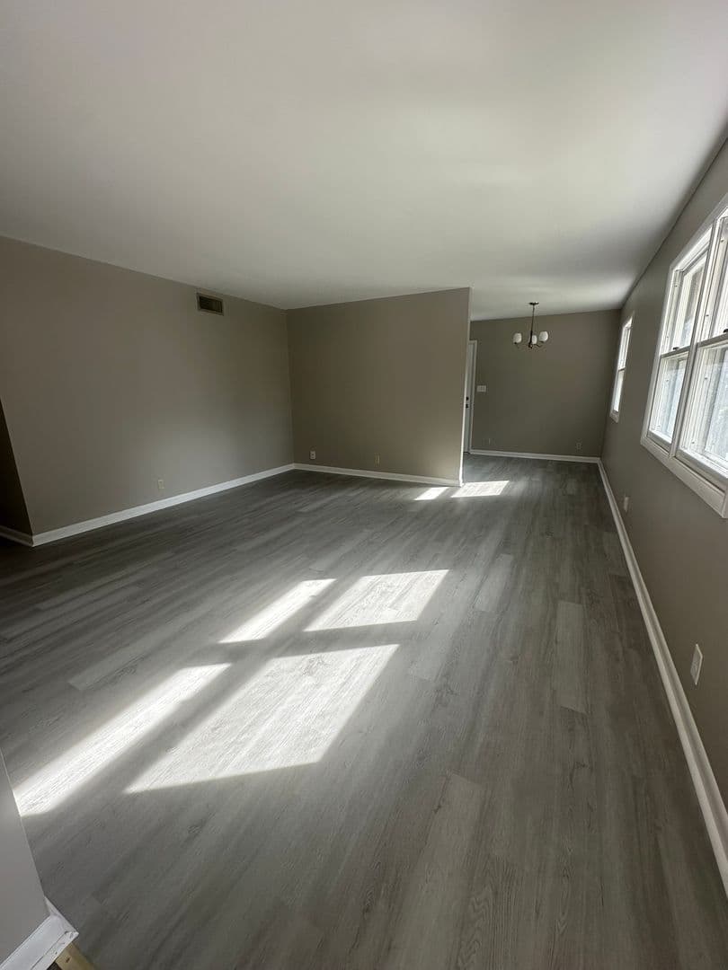 Crawfordsville Apartment: 106 Simpson St