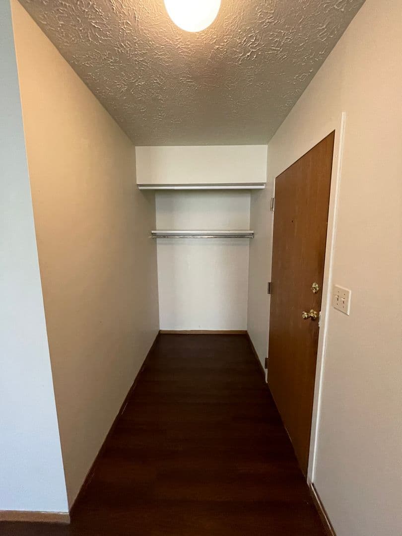 Boswell Apartment: 308 S Dana Street