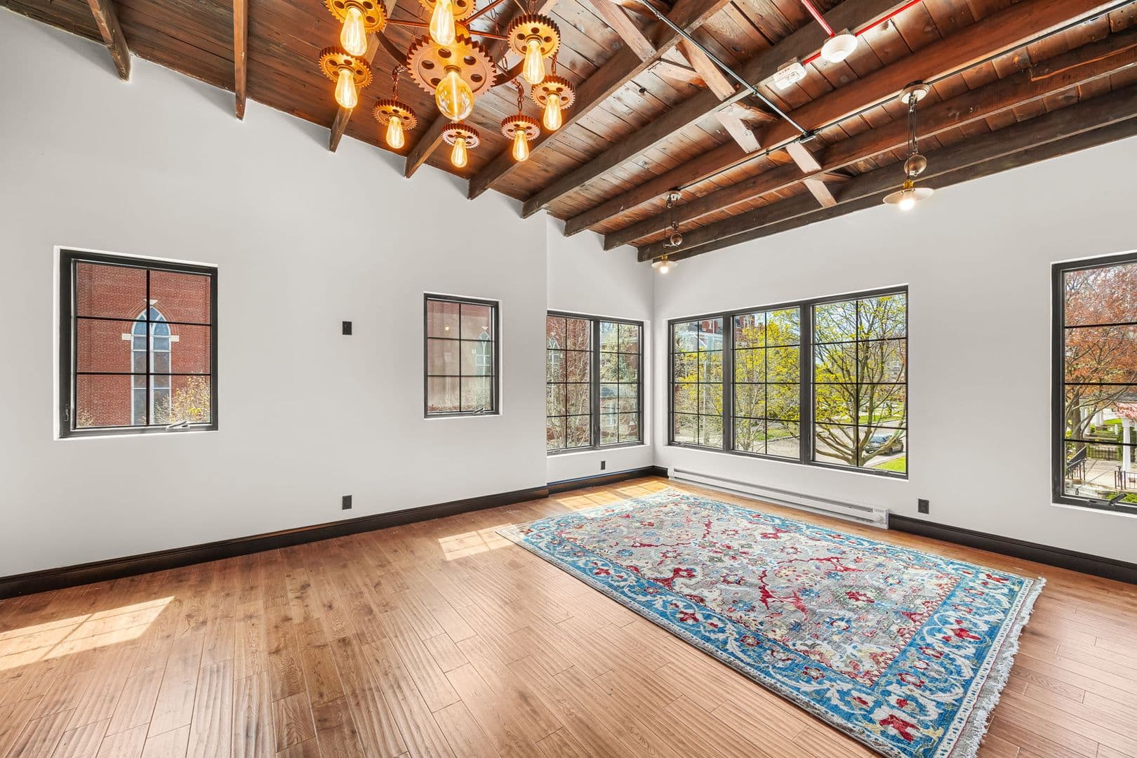 Lafayette Apartment: 400 N 9th Street