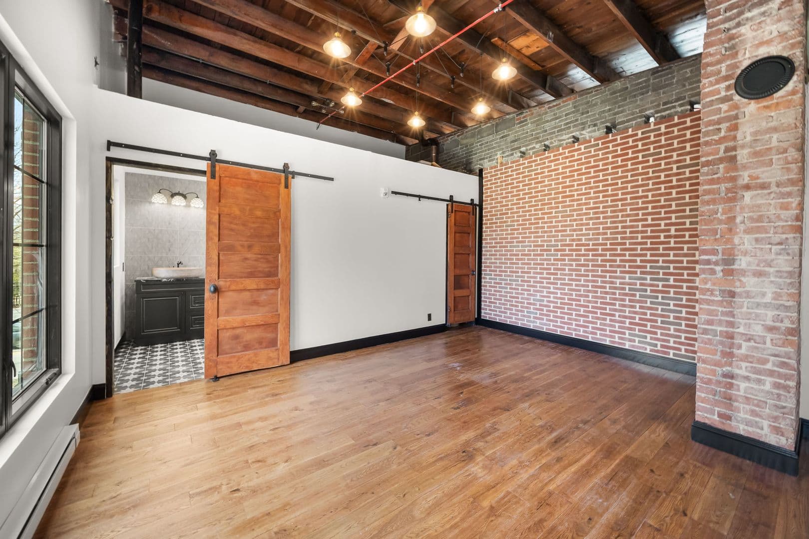 Lafayette Apartment: 400 N 9th Street