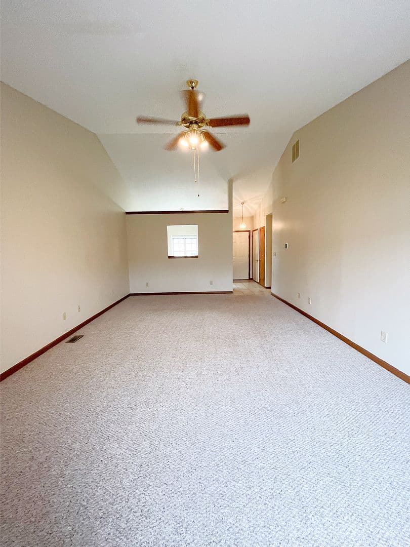 Lafayette House: 3520 Thornhill Circle E