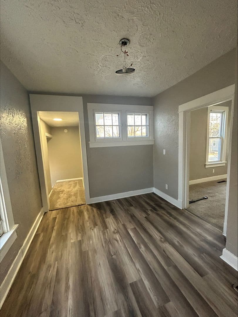 Lafayette Apartment: 52 Owen Street