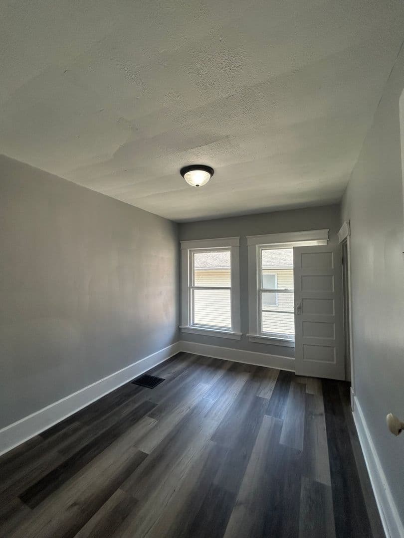 Crawfordsville Apartment: 616-618 W Pike Street