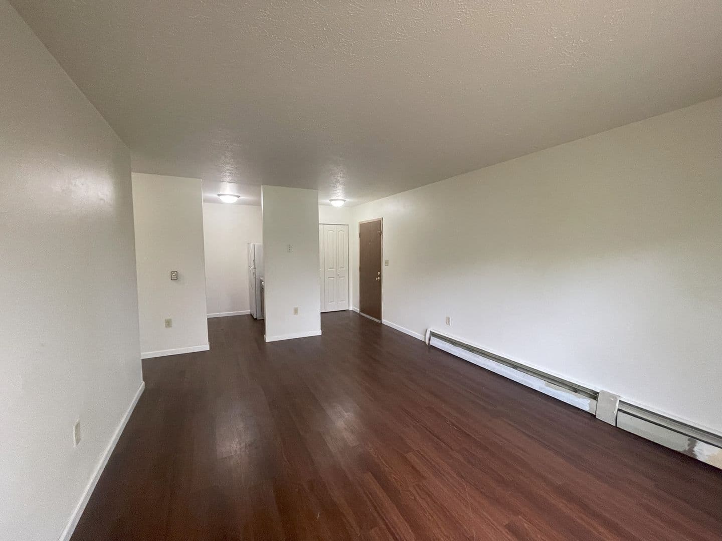 Brook Apartment: 204 S Hess St