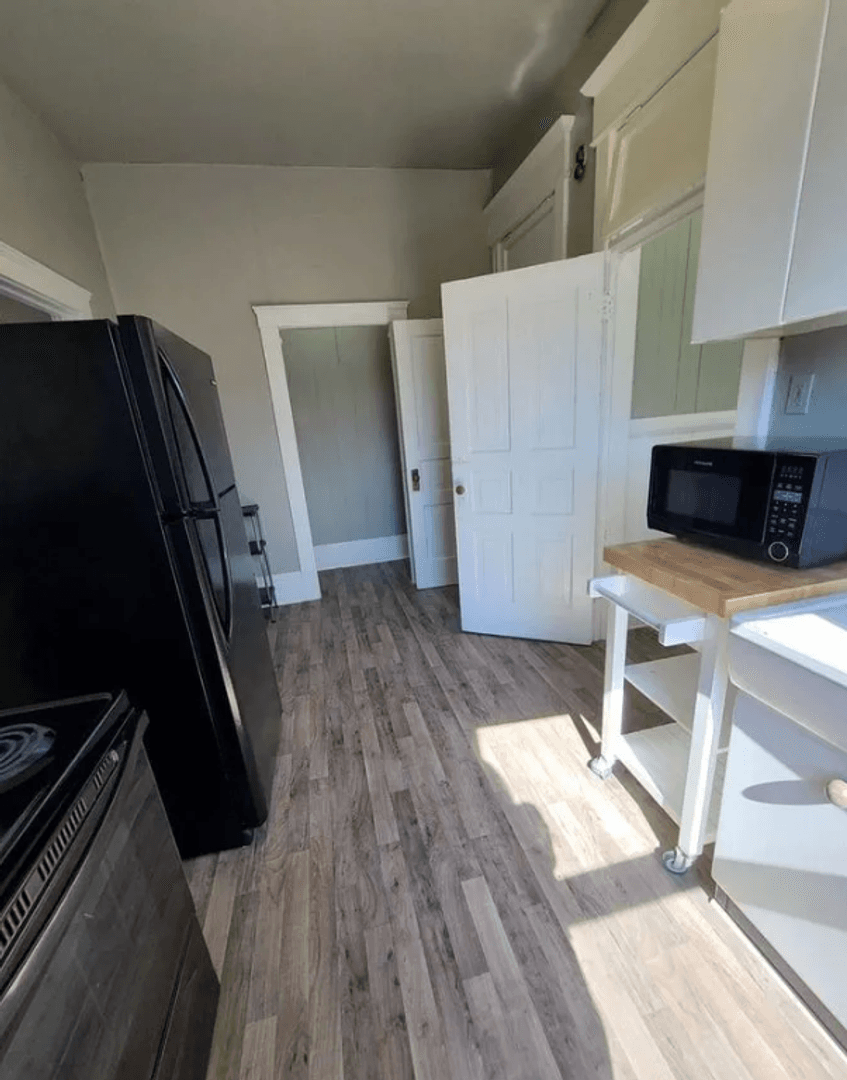 West Lafayette Apartment: 220 South Street