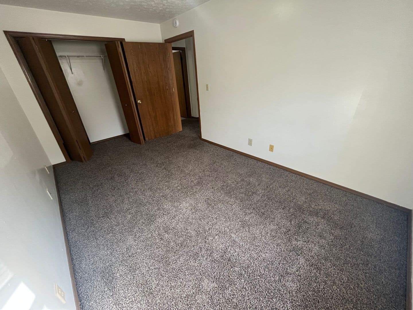 Lafayette Apartment: 915 N 6th Street