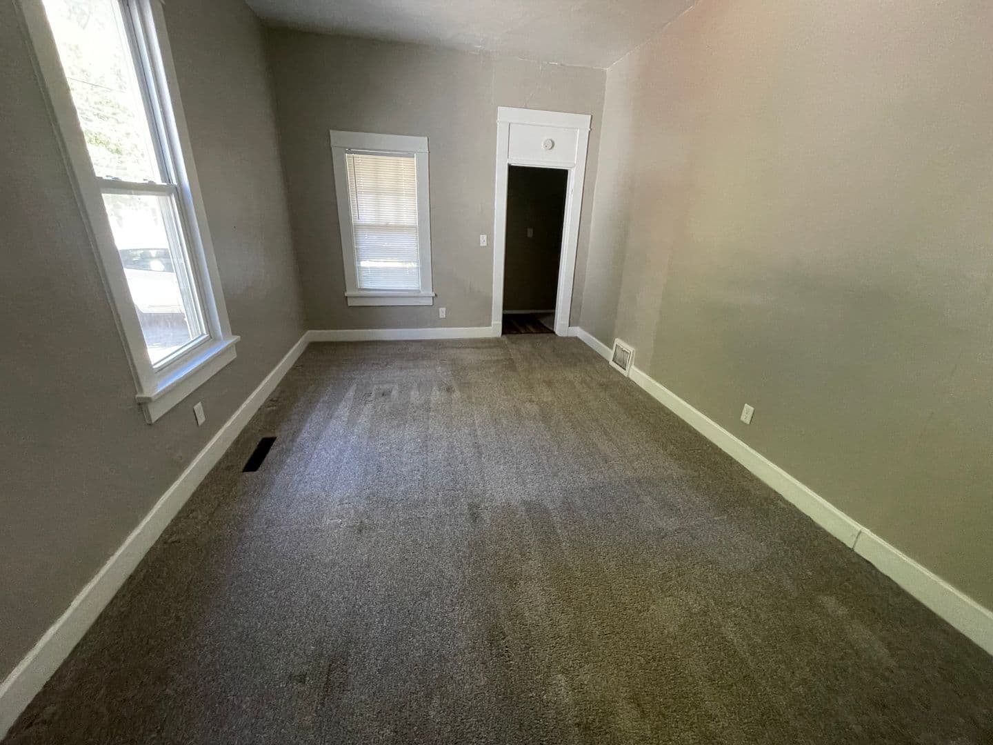 Lafayette Apartment: 52 Owen Street