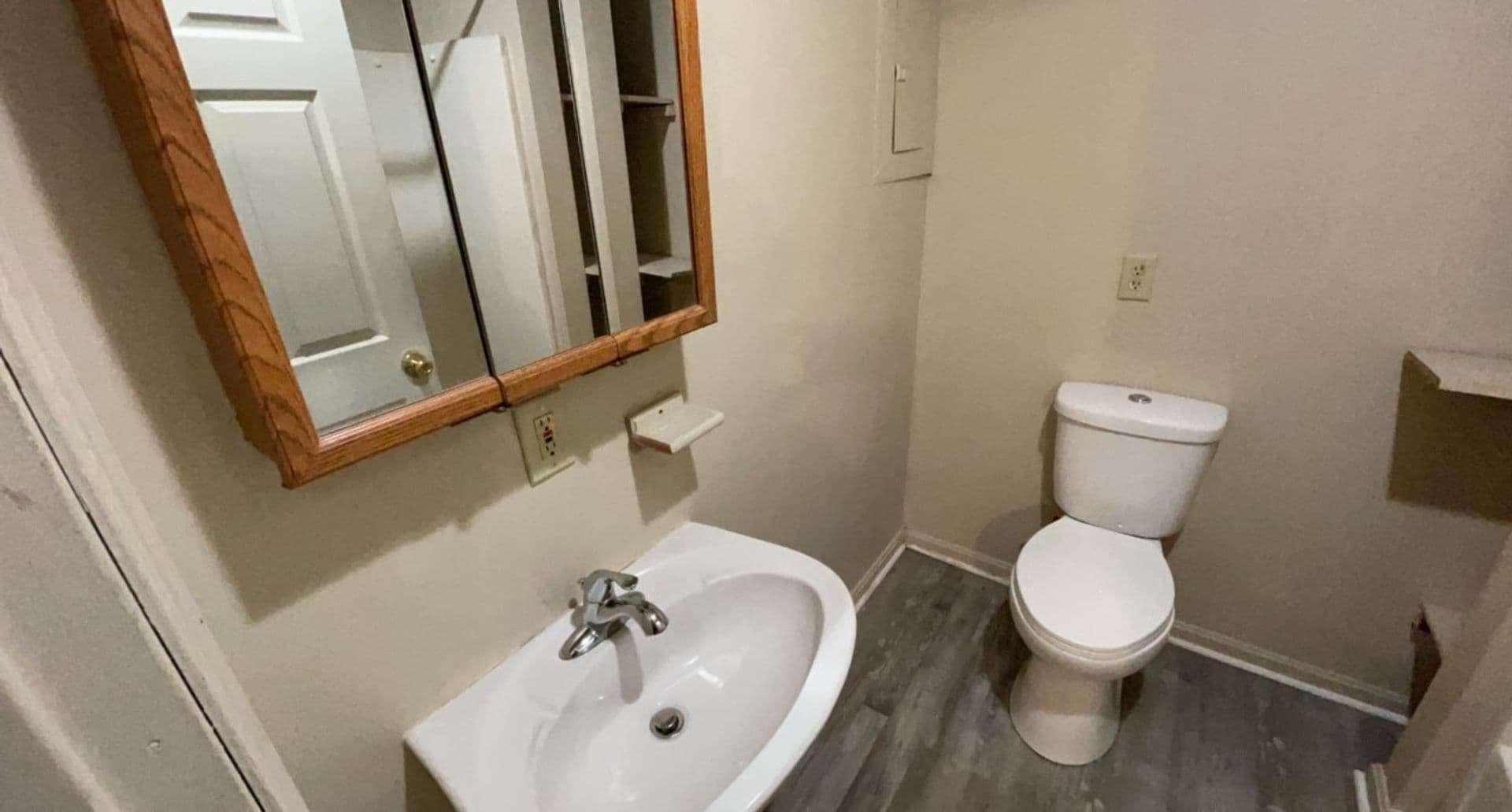 Veedersburg Apartment: 209 Liberty St