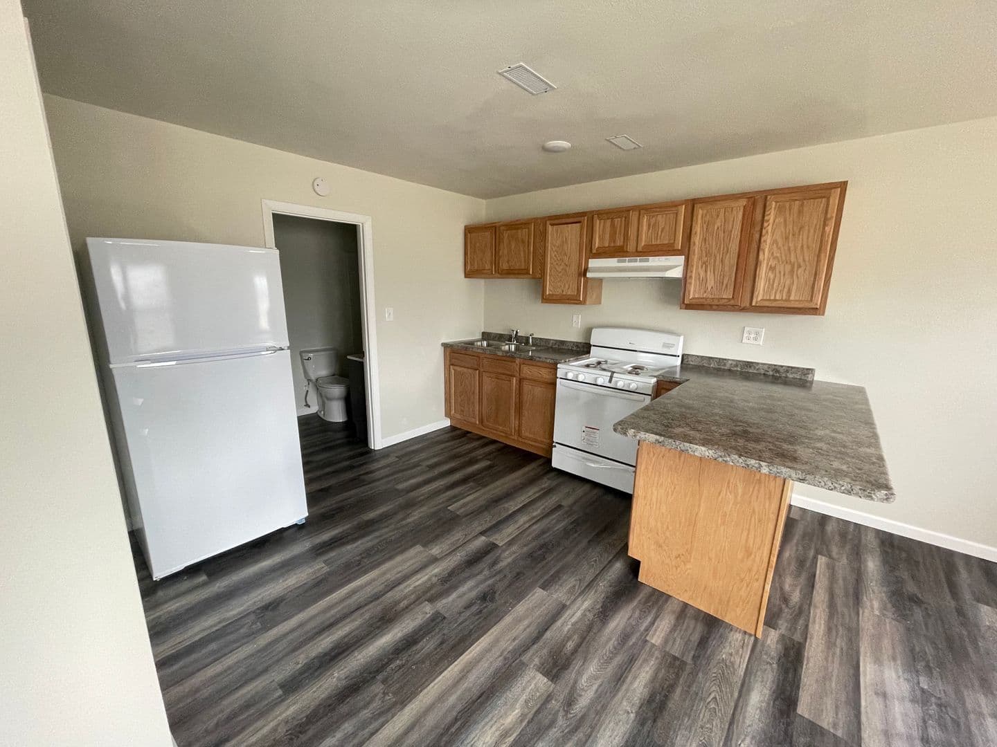 Fowler Apartment: 400-404 W 1st Street
