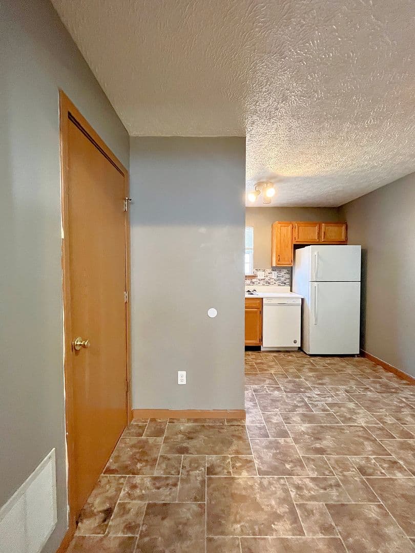 Lafayette Apartment: 2012 Scott Street