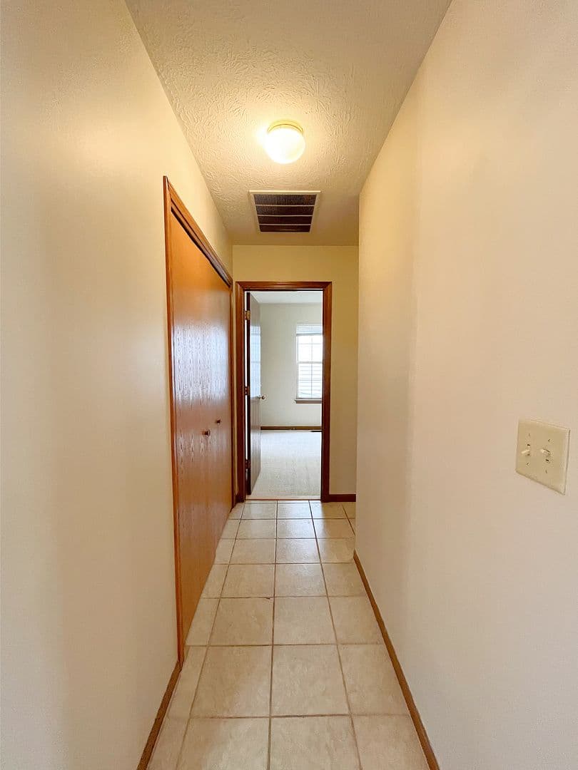 Lafayette House: 3520 Thornhill Circle E