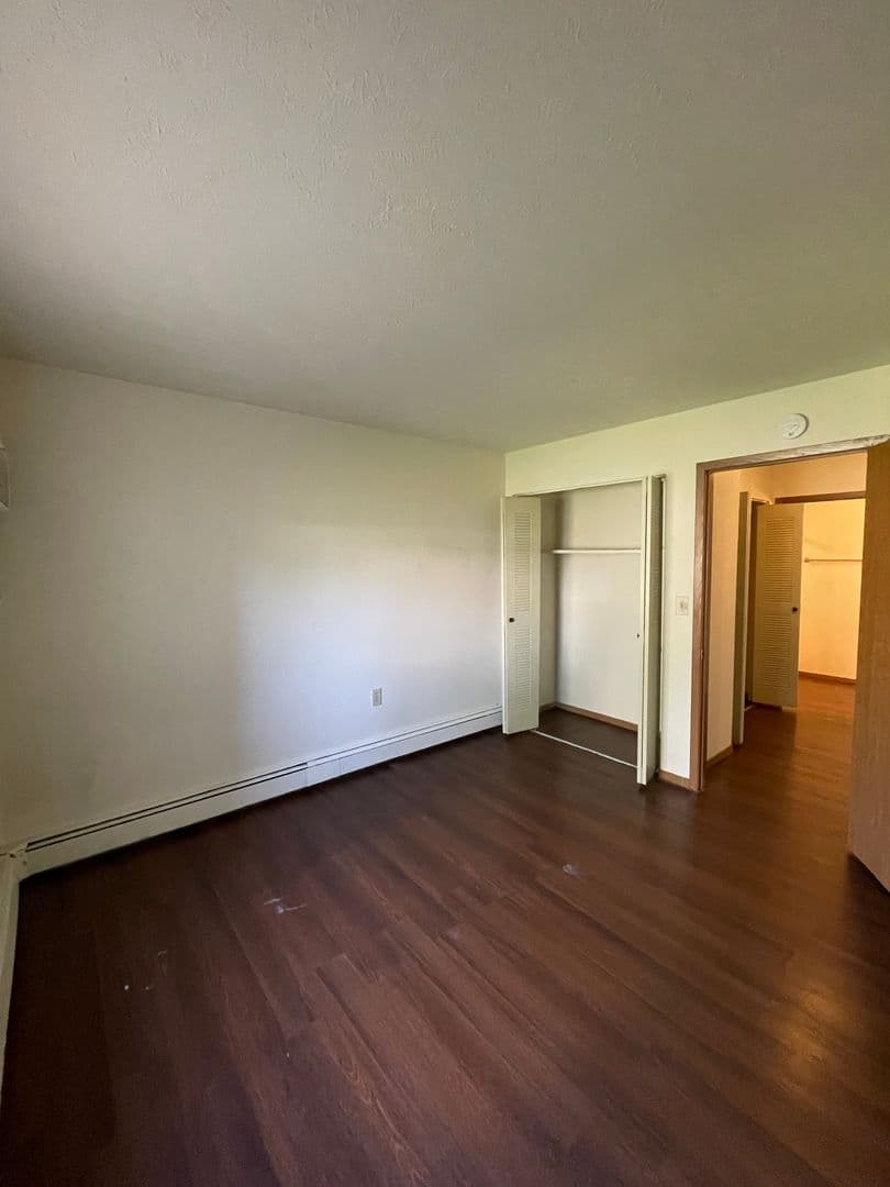 Boswell Apartment: 308 S Dana Street