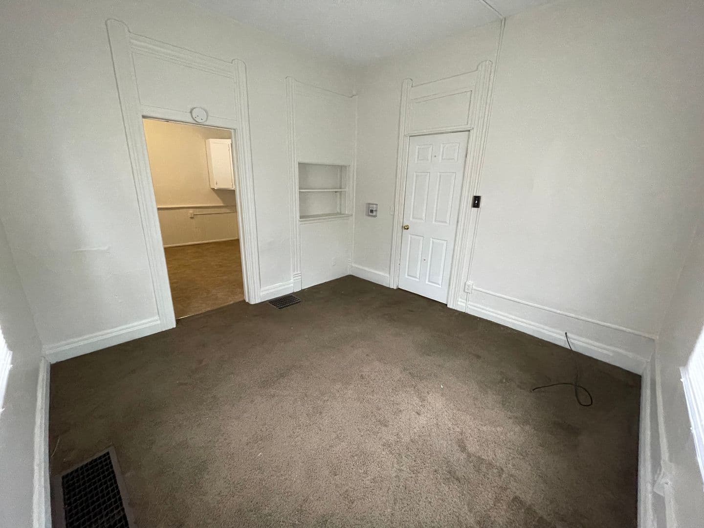 Lafayette Apartment: 1723 Greenbush Street