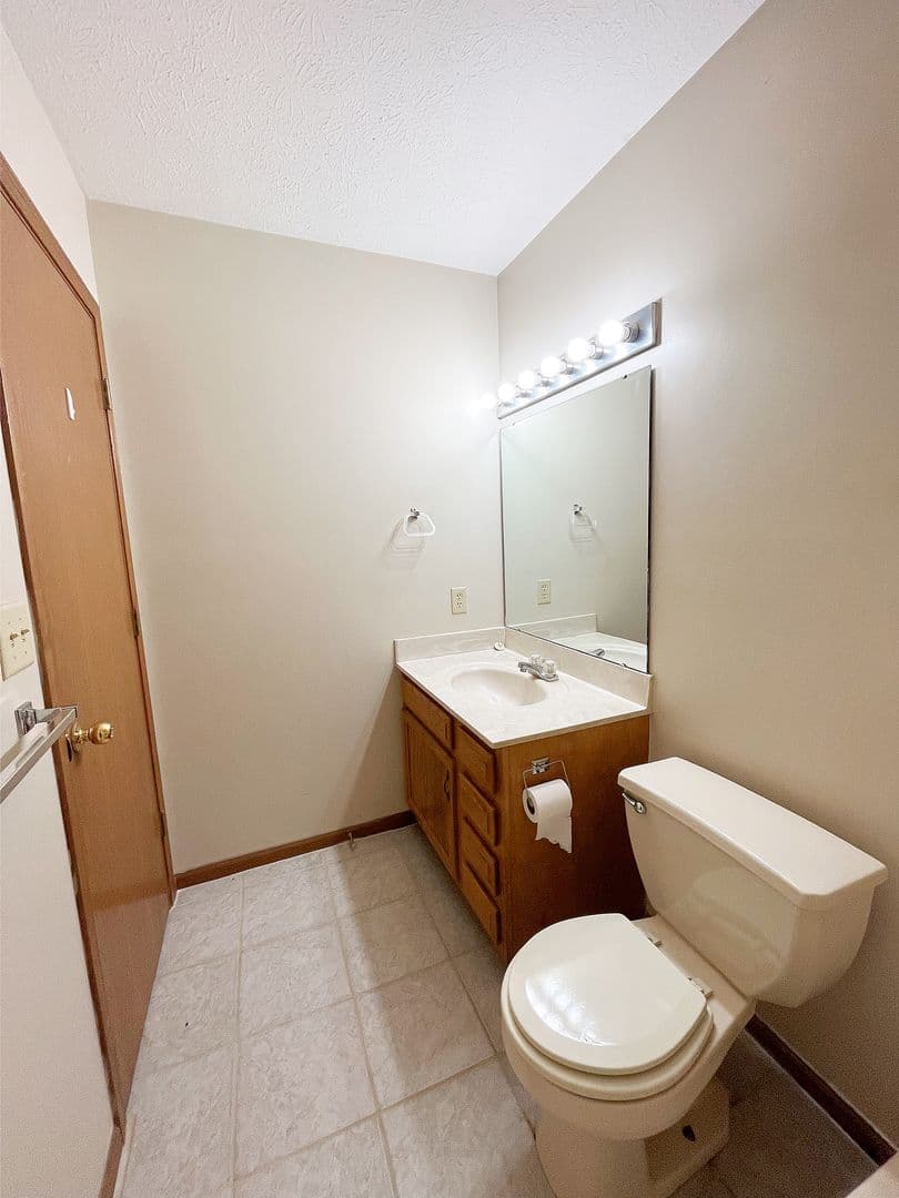 Lafayette House: 3520 Thornhill Circle E