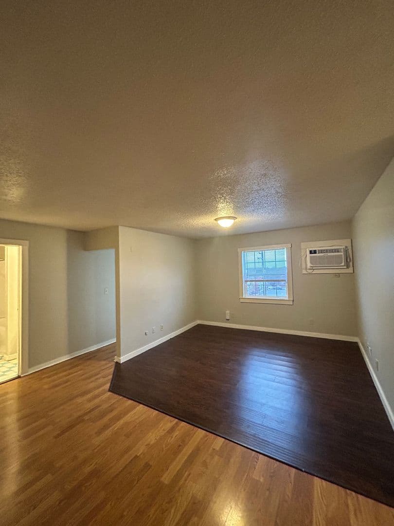Lafayette Apartment: 710 - 712 North 18th Street