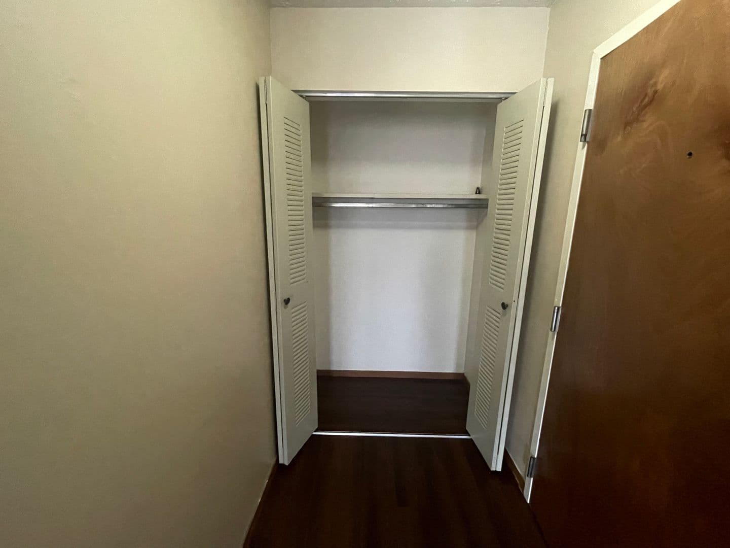 Boswell Apartment: 308 S Dana Street