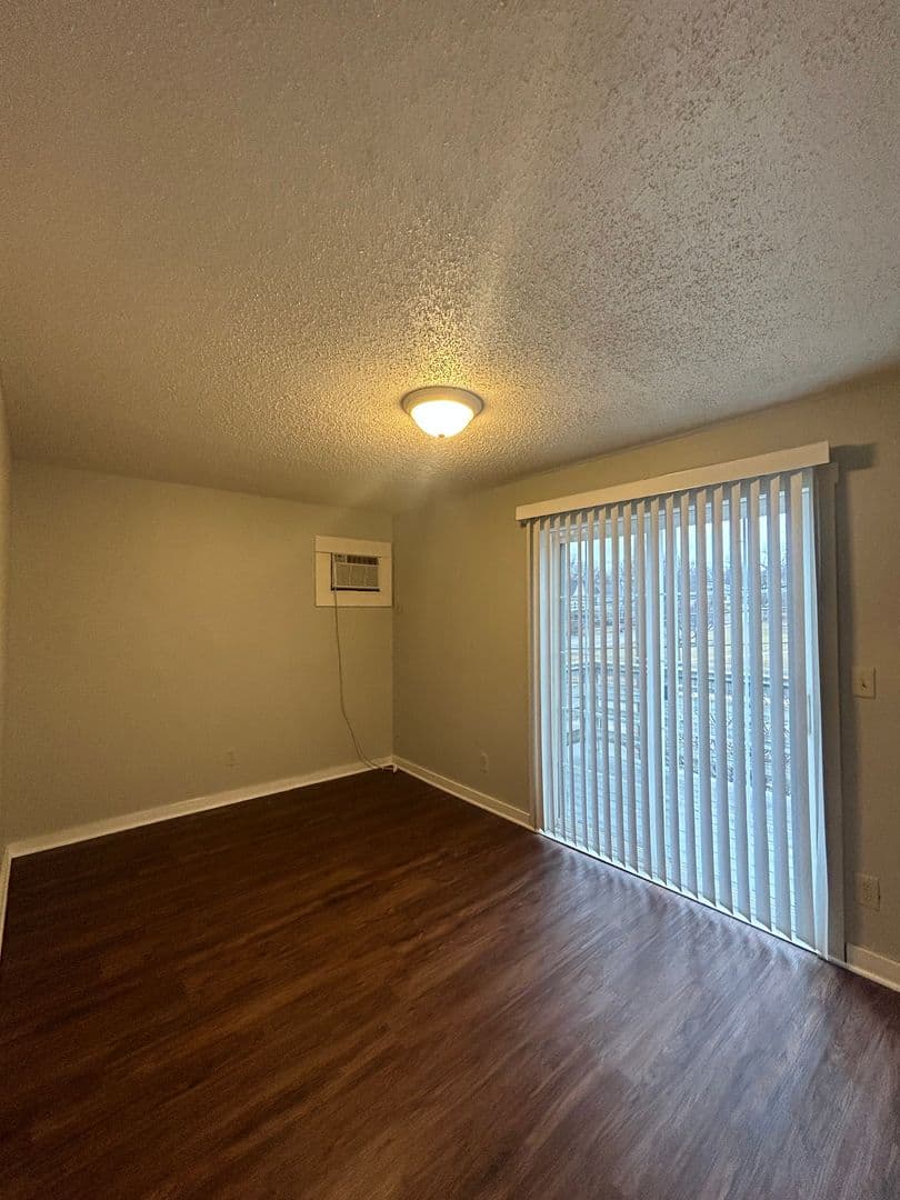 Lafayette Apartment: 710 - 712 North 18th Street