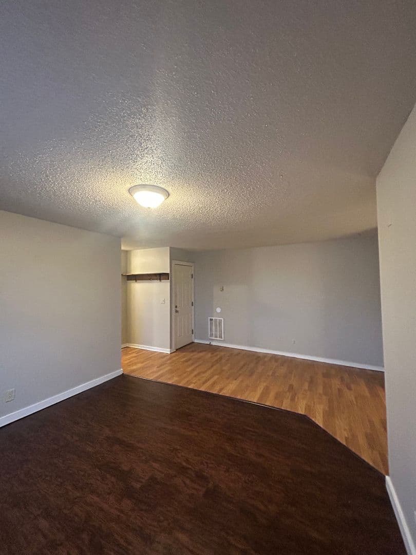 Lafayette Apartment: 710 - 712 North 18th Street