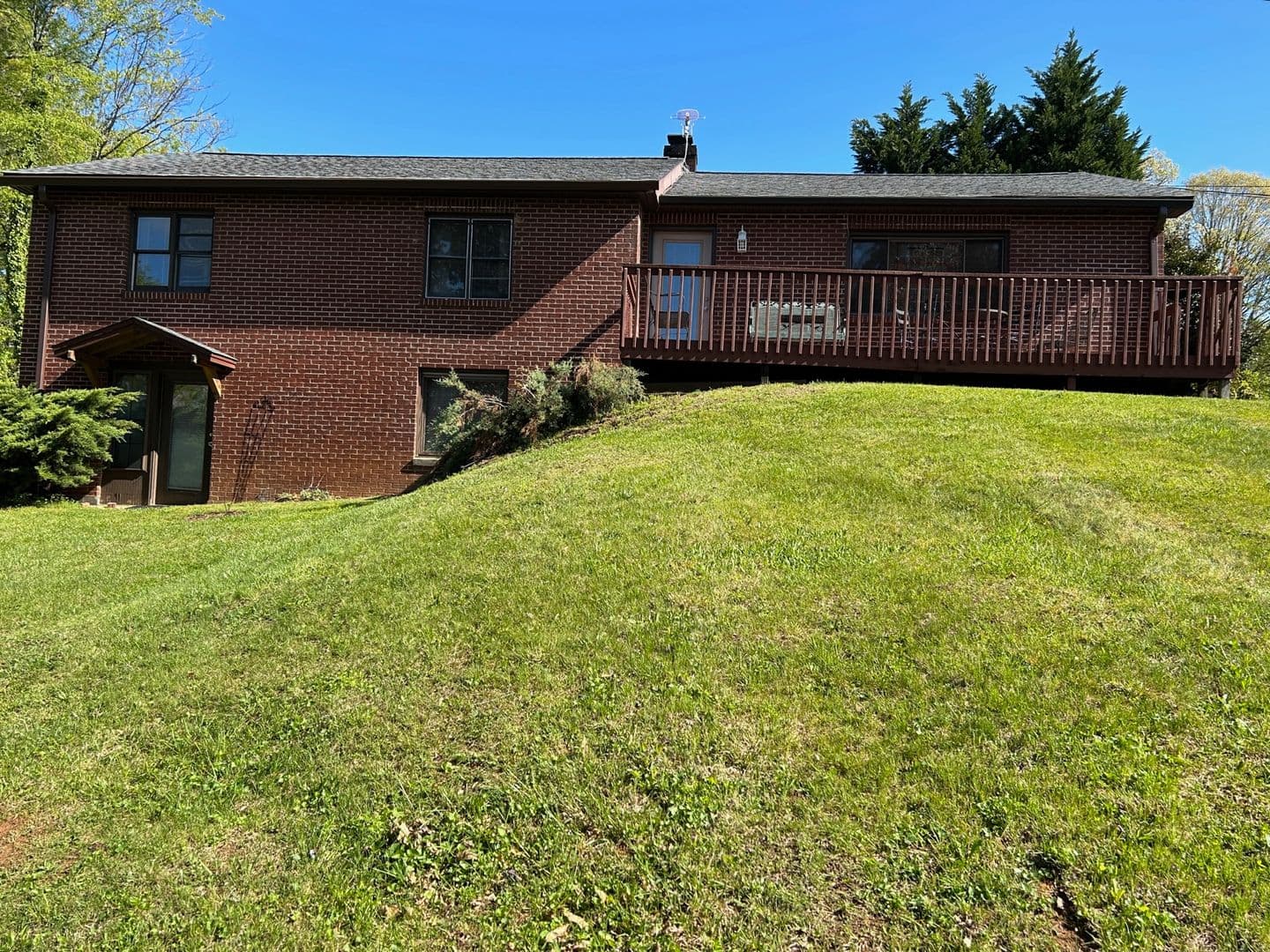 Black Mountain House: 205 Padgettown Road