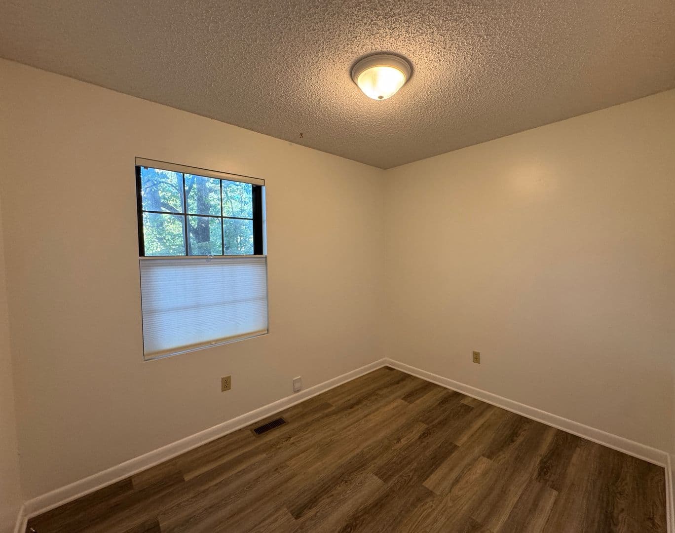 Black Mountain House: 702 Holly Ave