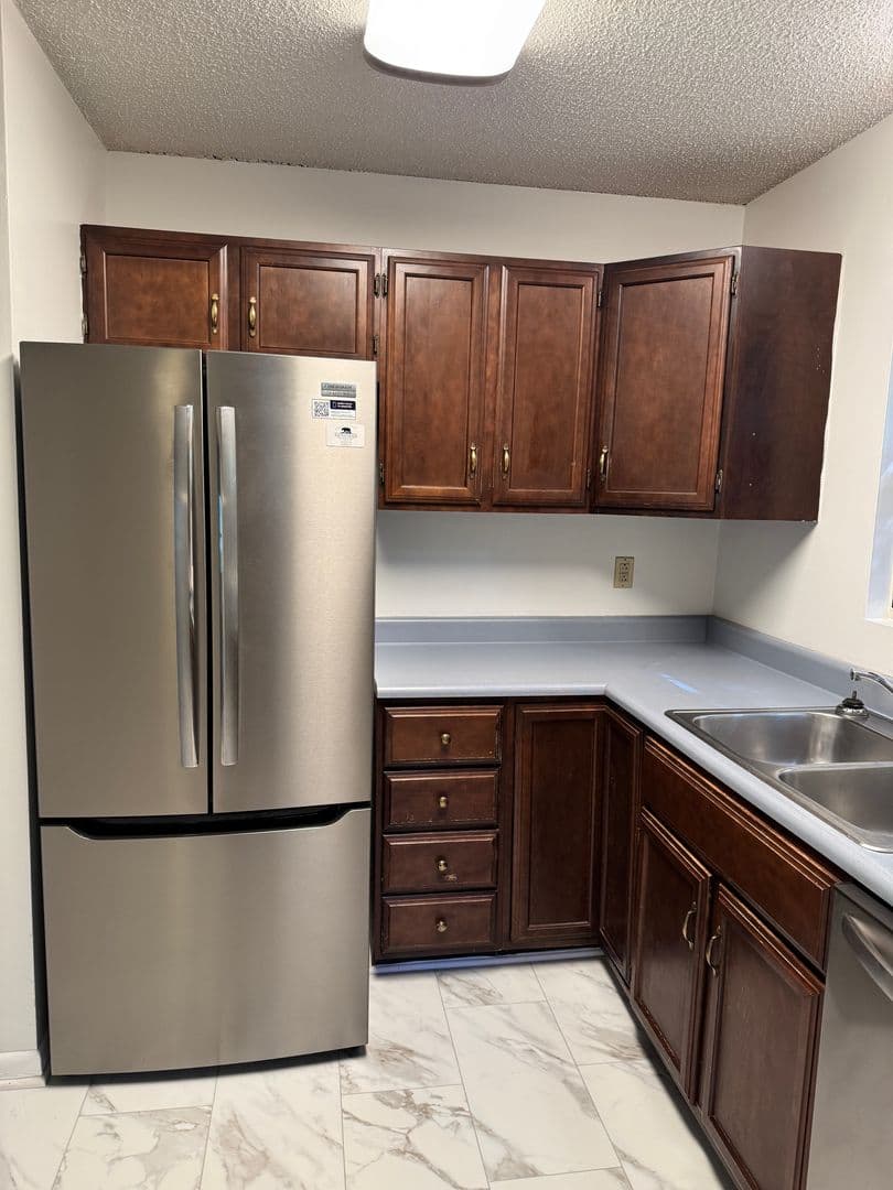 Black Mountain House: 702 Holly Ave