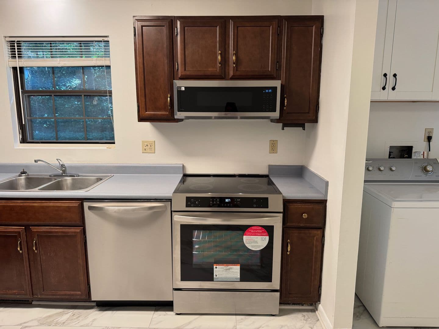 Black Mountain House: 702 Holly Ave