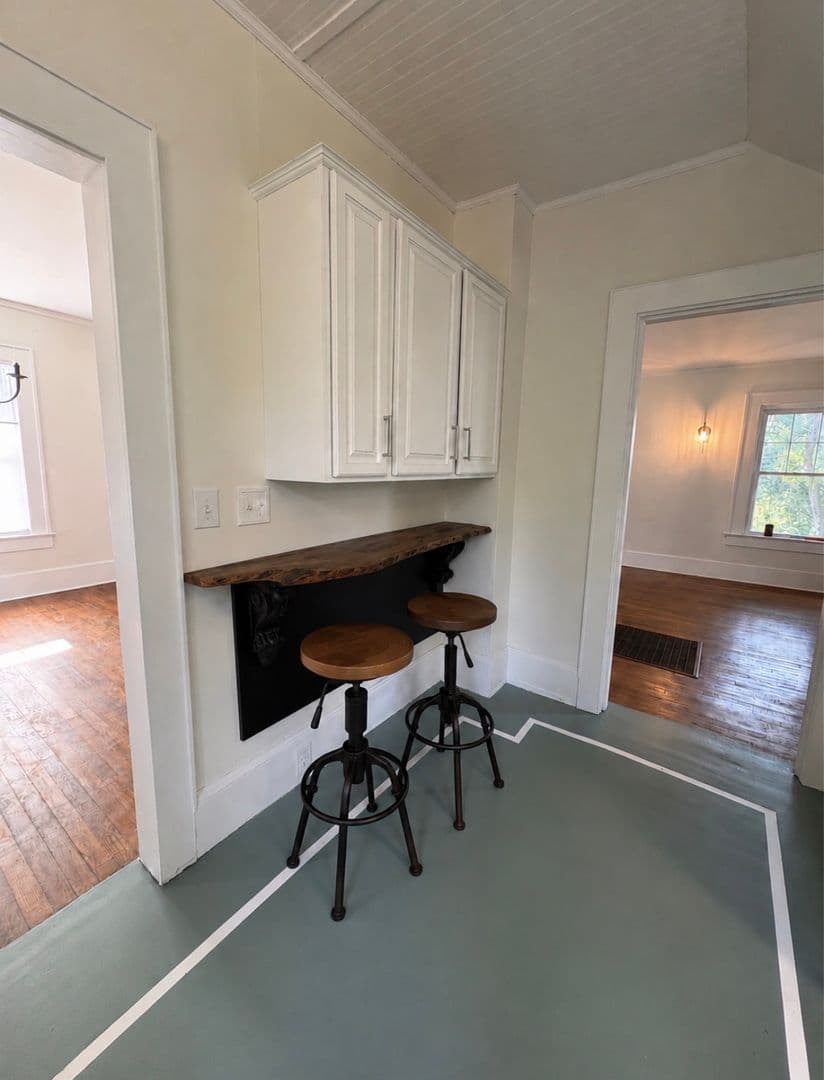 Asheville House: 72 Buchanan Ave