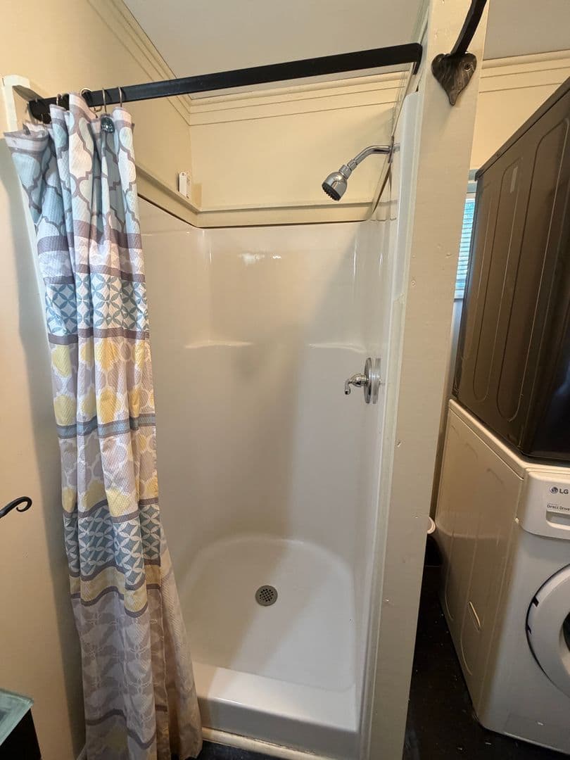Black Mountain House: 205 Padgettown Road