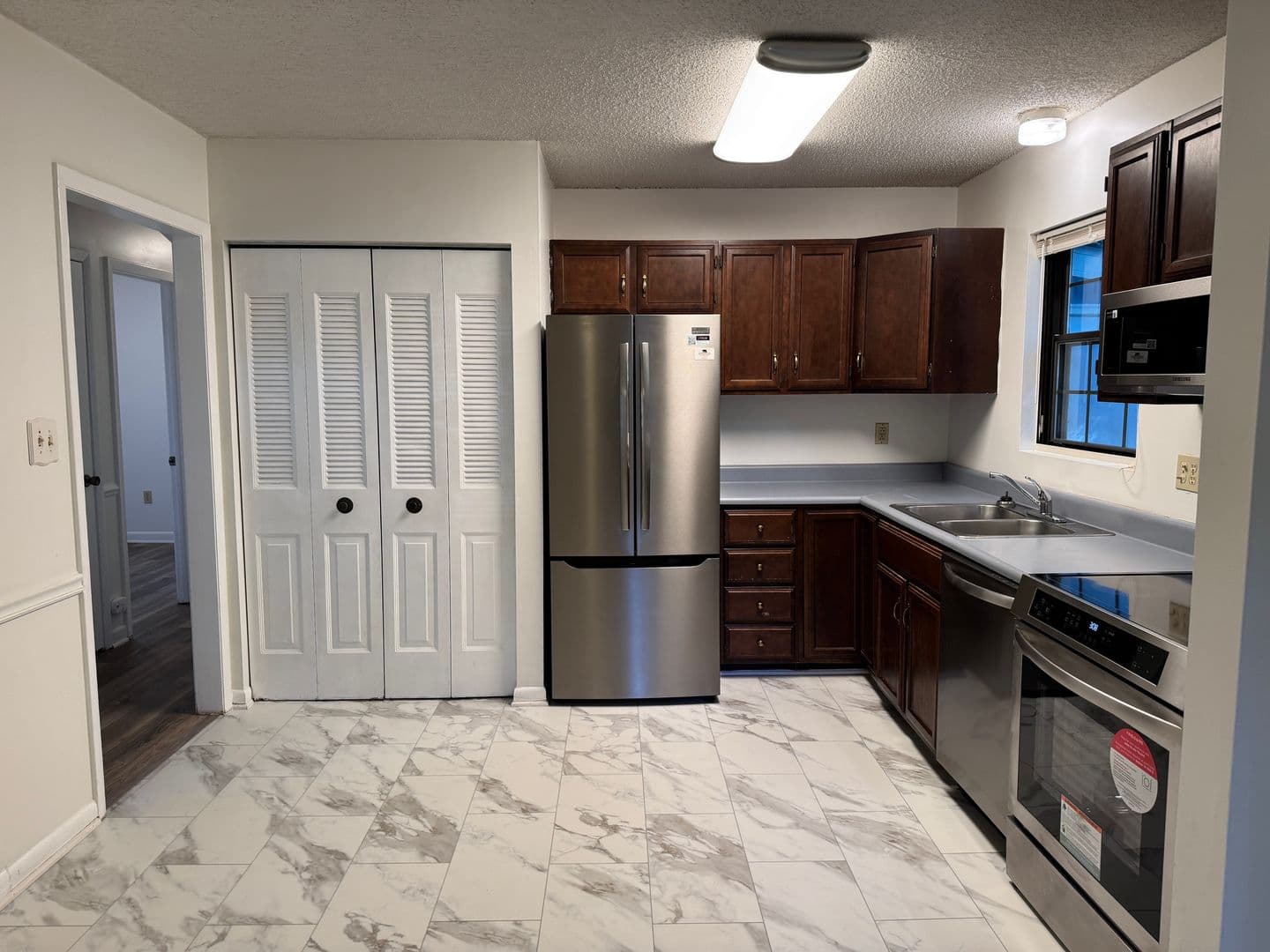Black Mountain House: 702 Holly Ave