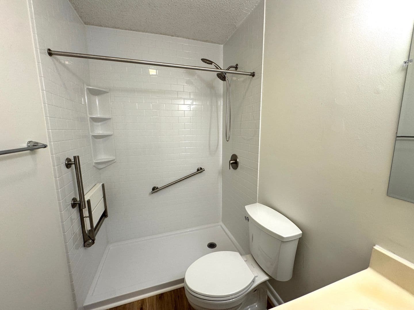 Black Mountain House: 702 Holly Ave